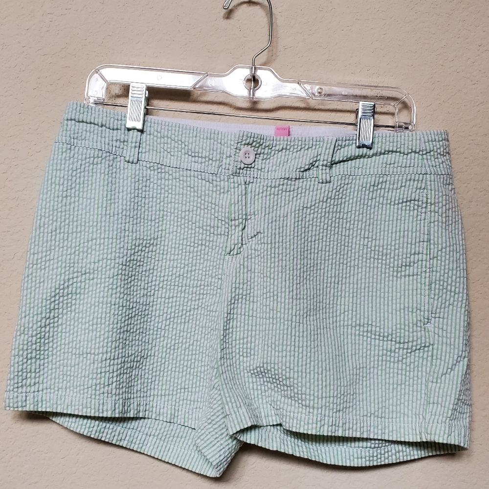 Lilly Pulitzer Light Green Seersucker Designer Women's Shorts.  Size 8